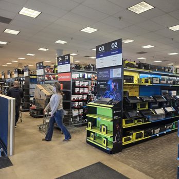 Micro Center - Lots of aisles - Electronics Near Me - Denver, Colorado