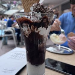 Eis - Café - La Gondola - This is an excellent "kaufen pause"!  Vegan Chocolate Becher
