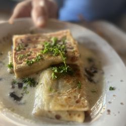Cafe-Boutique Piano - Beef crepe