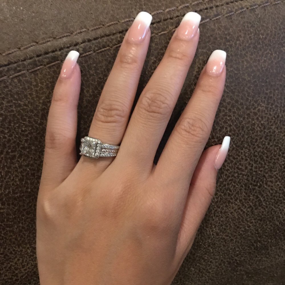 Instyle Nail Spa - Gel dip (rn19) a light ombré spray - Nail Salons Near Me - Highland, California Instyle Nail Spa - Gel dip (rn19) a light ombré spray - Nail Salons Near Me - Highland, California