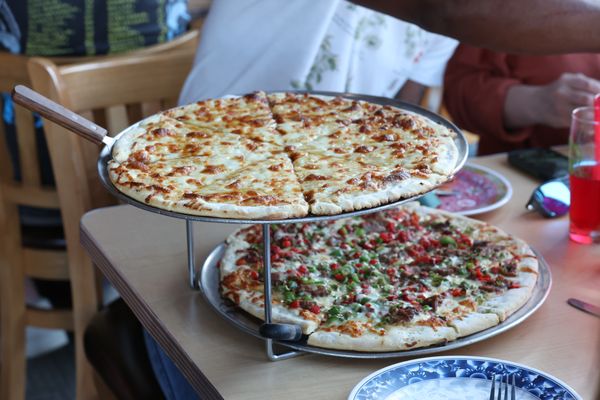 Fong's Pizza by null