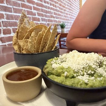 Quiote - Guacamole and Salsa with homemade chips - Mexican Near Me - Petaluma, California Quiote - Guacamole and Salsa with homemade chips - Mexican Near Me - Petaluma, California