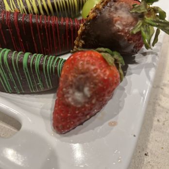 Edible Arrangements - Serving bad fruit - Florists Near Me - Saugus, California Edible Arrangements - Serving bad fruit - Florists Near Me - Saugus, California