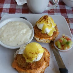 Crab Cake Eggs Benedict