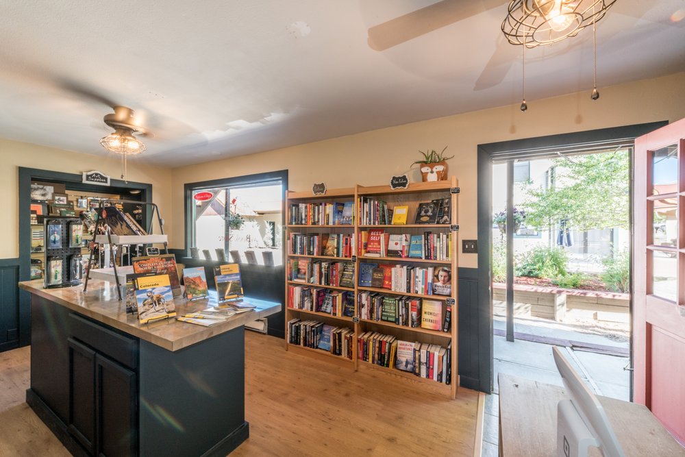 Once Upon a Trapeze Bookstore Logo