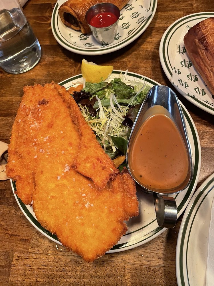 Social spots from Old Mates