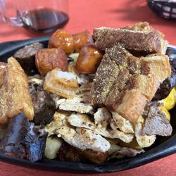 Zona Vip - El plato se llama La Picada.  Muy sabroso.