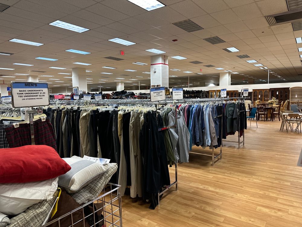 CLEVELAND FURNITURE BANK Updated October 2024 21 Photos & 27