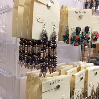 Van Heusen Factory Outlet Store - Outlet Stores Near Me - Sevierville, Tennessee