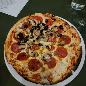 Ronnie Grisanti's - Pisano pizza (no red onions and only half worth olives) - Italian Near Me - Memphis, Tennessee Ronnie Grisanti's - Pisano pizza (no red onions and only half worth olives) - Italian Near Me - Memphis, Tennessee