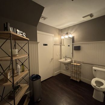 Home Slice at Walden - Bathroom - Chicken Wings Near Me - Mechanicsburg, Pennsylvania Home Slice at Walden - Bathroom - Chicken Wings Near Me - Mechanicsburg, Pennsylvania