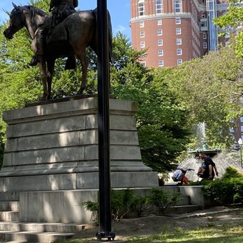 Burnside Park - Statue - Parks Near Me - Providence, Rhode Island