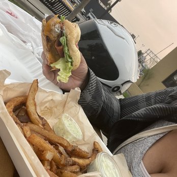 Train Wreck Bar - Elk burger, fries - Sports Bars Near Me - Burlington, Washington Train Wreck Bar - Elk burger, fries - Sports Bars Near Me - Burlington, Washington