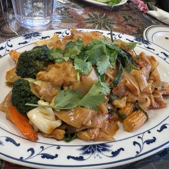 Pad Thai Cafe - Drunken Noodles - Thai Near Me - Albuquerque, New Mexico