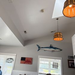 Yellowfins Bar & Grill - Dining room
