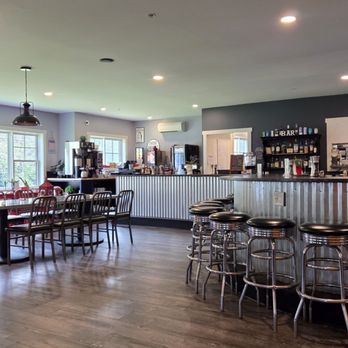 1MTN - Quaint bar seating - Comfort Food Near Me - Dover, Vermont 1MTN - Quaint bar seating - Comfort Food Near Me - Dover, Vermont
