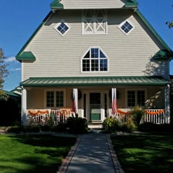 Barn Anew Bed and Breakfast Country Retreat - Barn Anew Bed & Breakfast in the fall...picturesque every season of the year!