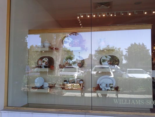 Williams-Sonoma by null