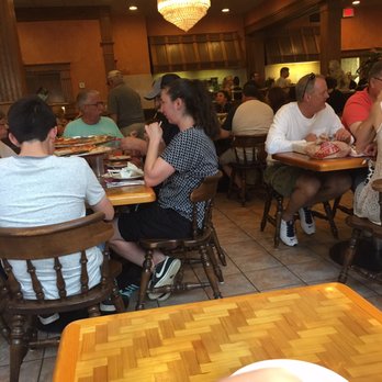 Red Rose - Lots of local American people come here downtown - Pizza Near Me - Springfield, Massachusetts Red Rose - Lots of local American people come here downtown - Pizza Near Me - Springfield, Massachusetts