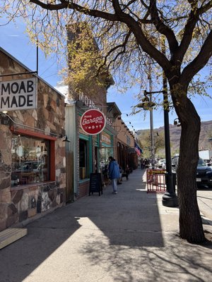 Moab Garage Co. by null