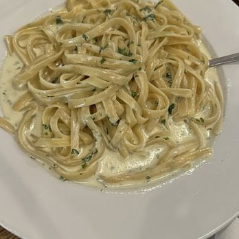 De Lucia's Italian Restaurant - Alfredo Sauce pasta - Italian Near Me - Lake Forest, California De Lucia's Italian Restaurant - Alfredo Sauce pasta - Italian Near Me - Lake Forest, California