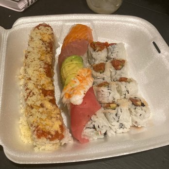 Super Sushi - Left to right: Kiss of fire, rainbow, spicy tuna - Japanese Near Me - Redlands, California Super Sushi - Left to right: Kiss of fire, rainbow, spicy tuna - Japanese Near Me - Redlands, California