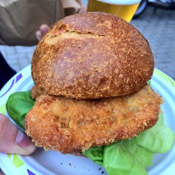 GRUB - mumma burger! (2016) - Street Vendors Near Me - Manchester, XGM