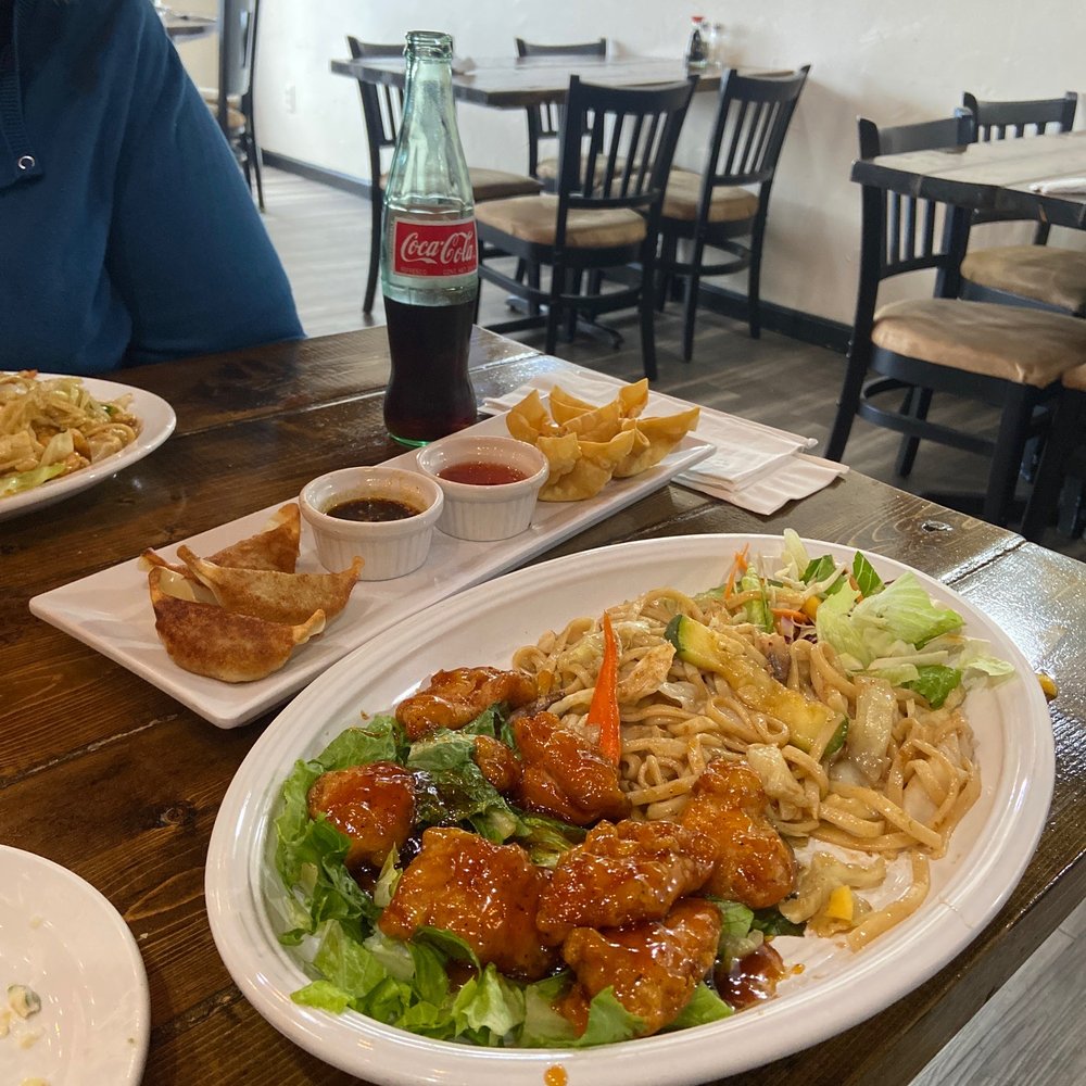 Jose's Kitchen - Honey soggy chicken, Beijing noodles Beijing noodles, pan fried dumplings and fried wontons. - Food Trucks Near Me - Smyrna, Tennessee