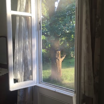 Grove Cottage B & B - Hotels Near Me - Bloomfield, Ontario Grove Cottage B & B - Hotels Near Me - Bloomfield, Ontario