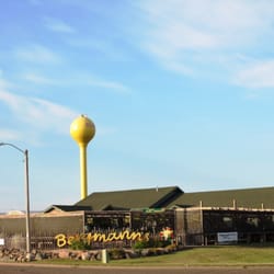 Bergmann's Greenhouses - Outside Bergmann's Greenhouse