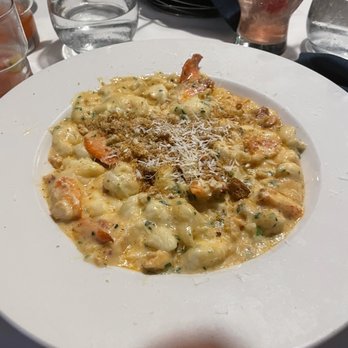Spinners Rooftop Grille - TRUFFLED LOBSTER MAC AND CHEESE White Cheddar Mac and Cheese, Fresh Herbs, Truffle Oil, Lobster, Toasted Breadcrumbs - Lounges Near Me - St. Pete Beach, Florida Spinners Rooftop Grille - TRUFFLED LOBSTER MAC AND CHEESE White Cheddar Mac and Cheese, Fresh Herbs, Truffle Oil, Lobster, Toasted Breadcrumbs - Lounges Near Me - St. Pete Beach, Florida