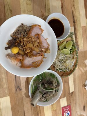 Da Nang Quan Restaurant by null