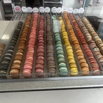Cupcakes, BOOM! - Bakeries Near Me - Hilo, Hawaii