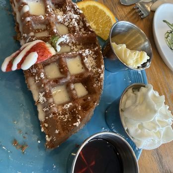 Café Kaila - Cinnamon roll waffle 5/5! - Breakfast & Brunch Near Me - Honolulu, Hawaii Café Kaila - Cinnamon roll waffle 5/5! - Breakfast & Brunch Near Me - Honolulu, Hawaii
