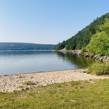 Devil's Lake State Park - Beachfront view - Parks Near Me - Baraboo, Wisconsin