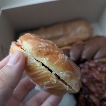 Mr You Donut Shop - Jelly filled donut dry and old splitting in the middle with dry insides. Obviously old leftovers they throw into the online orders. - Donuts Near Me - Hemet, California Mr You Donut Shop - Jelly filled donut dry and old splitting in the middle with dry insides. Obviously old leftovers they throw into the online orders. - Donuts Near Me - Hemet, California