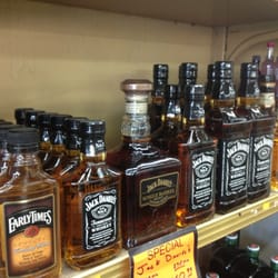 Adolfo's Liquor