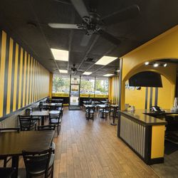 Flooky’s - Chatsworth - Interior