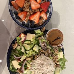 The Bubble Mug Cafe at Pottery Cellar - The cellar Waldorf salad and the fruit and granola parfait