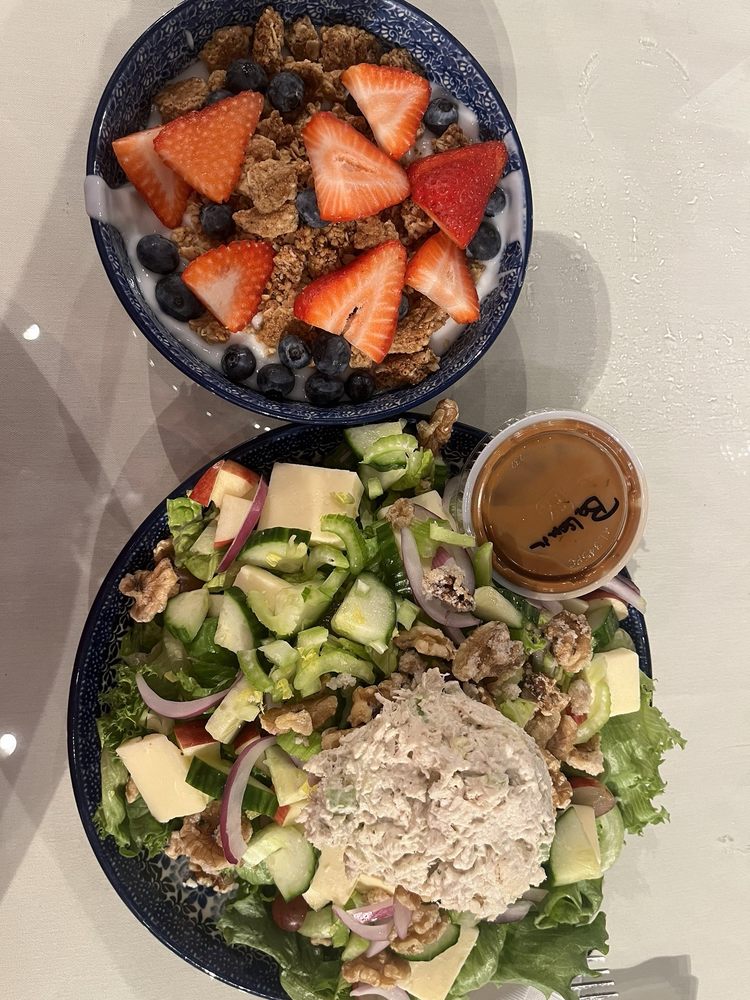 THE BUBBLE MUG CAFE AT POTTERY CELLAR Updated September 2024 12 Photos 77 Mill St