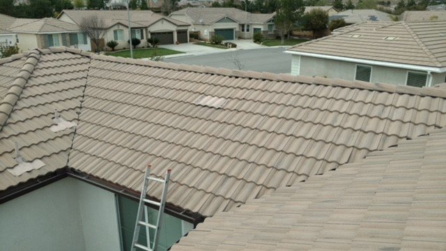 Slide of Dan's Roofing