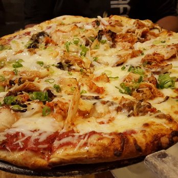 Kona Brewing - Brisket and Kim Chee pizza ($27) Winnahz!!! - Pubs Near Me - Honolulu, Hawaii