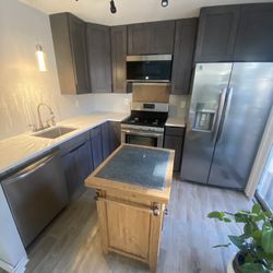 Old Town Marble & Granite - Our kitchen with brand new quartz countertops