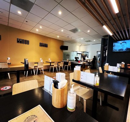 Dashiwa Ramen by null