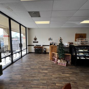 Stone Cabin Winter Haven - Inside - Coffee & Tea Near Me - Winter Haven, Florida