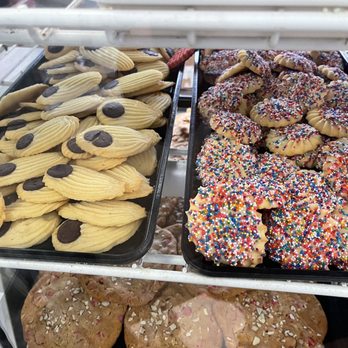 Oliver's Bakery - Donuts Near Me - Kenosha, Wisconsin