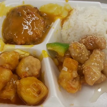 Kowloon Inn - Pork egg foo yong, garlic chicken, and lemon chicken.   Not recommended. - Cantonese Near Me - Ferndale, Washington