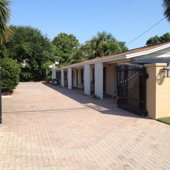 Wisteria Inn - Hotels Near Me - Panama City Beach, Florida