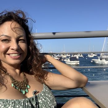 Bluewater Grill - This has to be the best resturant deck ever. No noise from people on the beach, boats are quite u til they honked their horns at 5pm. - Seafood Near Me - Avalon, California