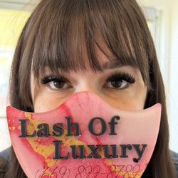 Lash of Luxury - Volume dolly eyes